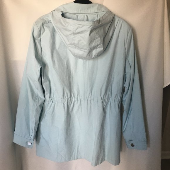 Calvin Klein - Picture 2 of 9